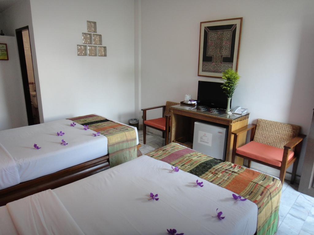 The Red Hibicus Guest House - Chiang Mai — Photos 3